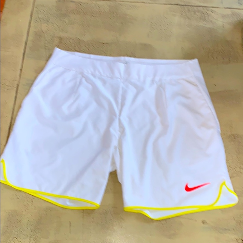 Men’s Size M Dry-fit Nike Tennis Short